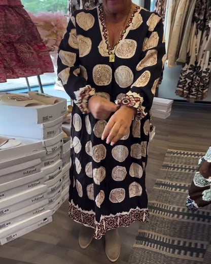 Long Sleeve Dress with V-Neck and Print