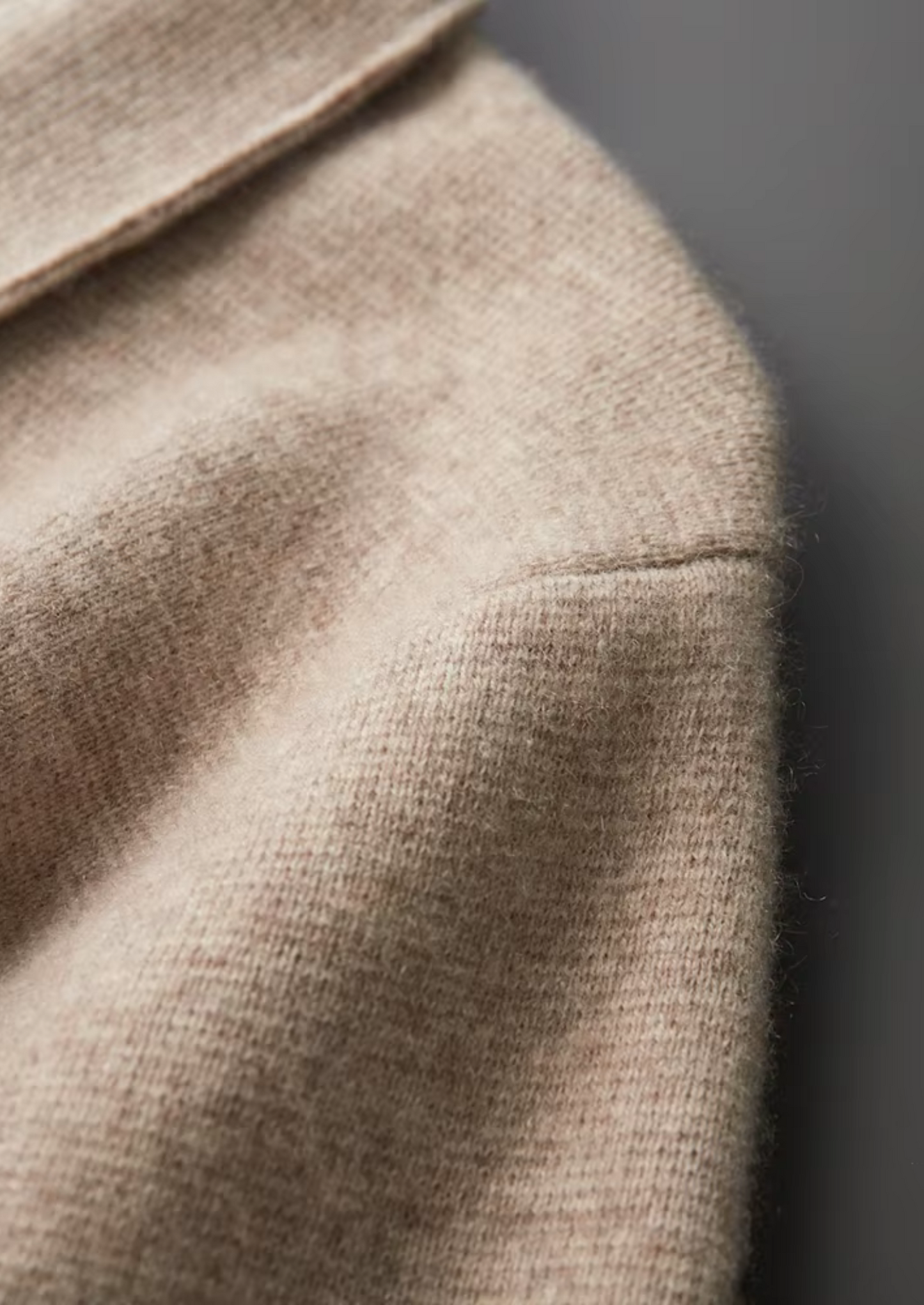 EXTRA-FINE MERINO WOOL ZIP POLO CARDIGAN