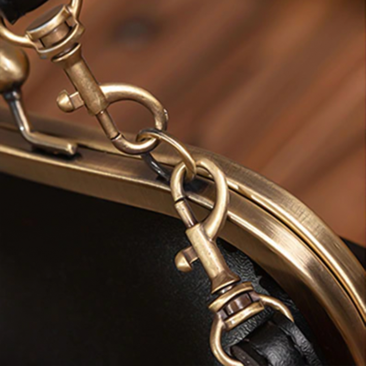Vintage Kiss-Lock Bag -  Clara's Retro Chic Essential